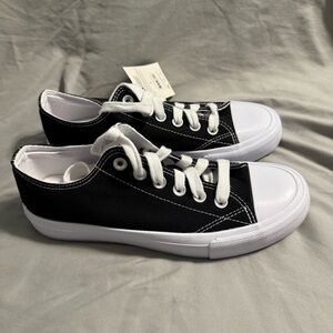 No boundaries women’s sneakers